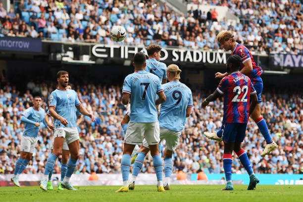 Hàng thủ Man City nhận thông số tệ hơn cả mùa giải trước