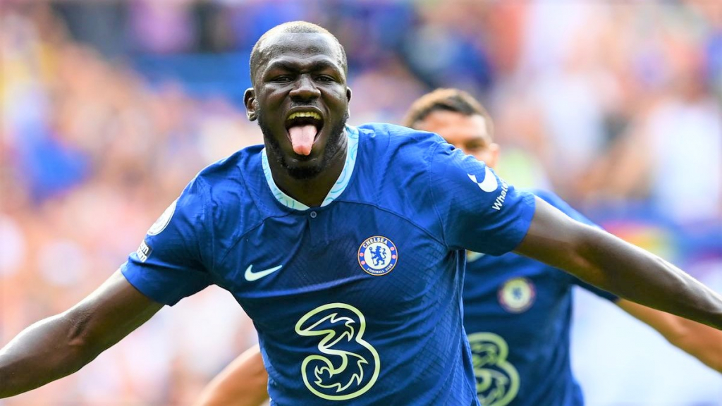 VIDEO: Koulibaly gây sốt với kỹ năng phòng ngự trên sân tập Chelsea
