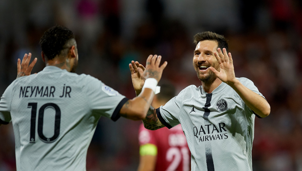 Messi, Neymar nhận vinh dự lớn sau khi rực sáng trong ngày khai màn Ligue 1