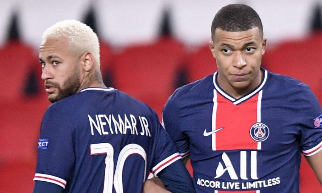 Neymar và Mbappe có biến mới: Kẻ chửi thề, người thách thức