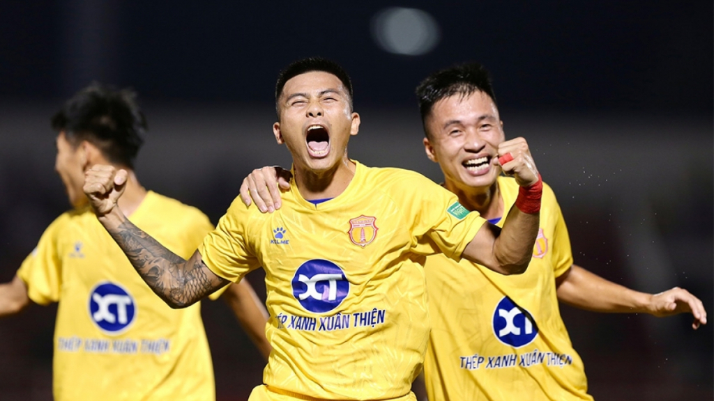 Nam Định cần thêm bao nhiêu điểm nữa để trụ hạng V.League?