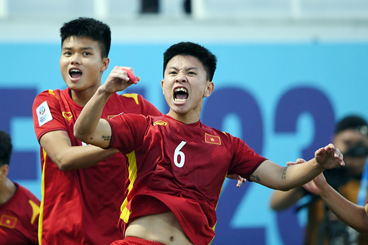Người hùng U23 Việt Nam được Hà Nội FC cử đi học việc