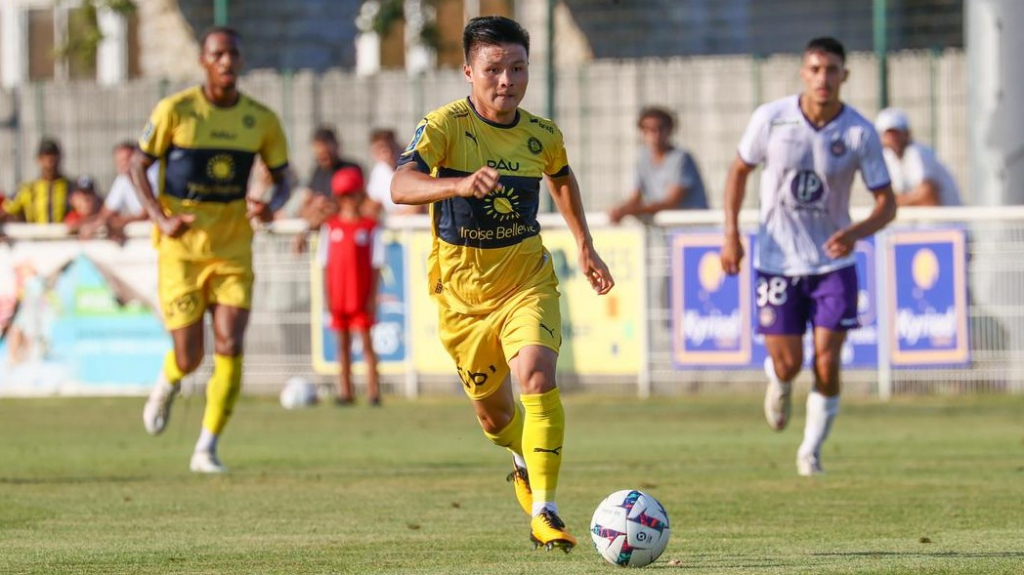 Quang Hải chắc suất đá chính tại Pau FC sau thông báo của Ligue 2?