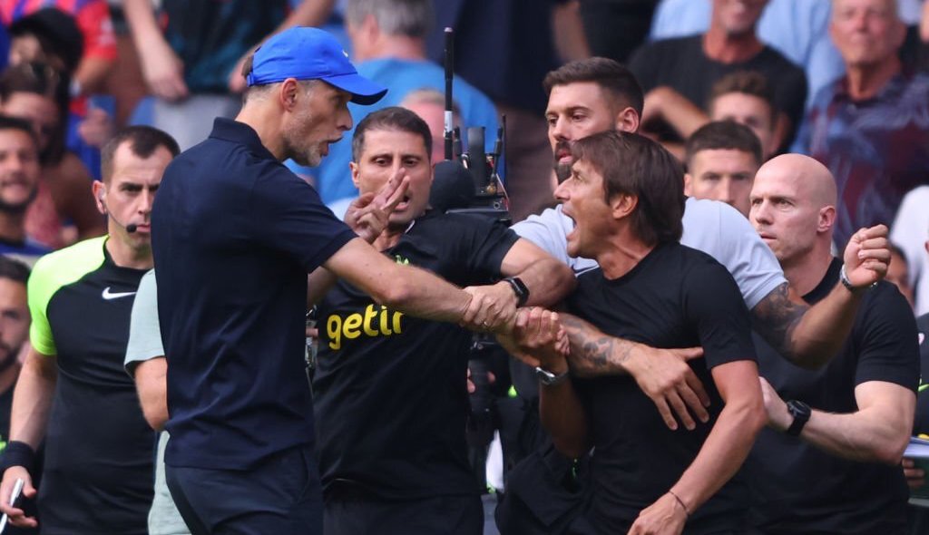 VIDEO: Tuchel - Conte xô xát ở trận derby London