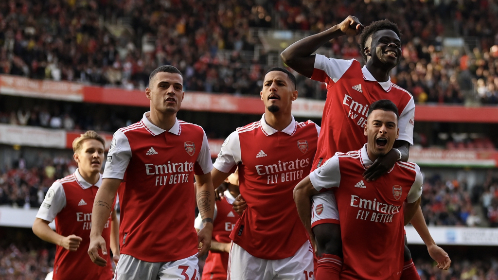 Arsenal nhấn chìm Liverpool, đòi lại ngôi đầu bảng từ Man City