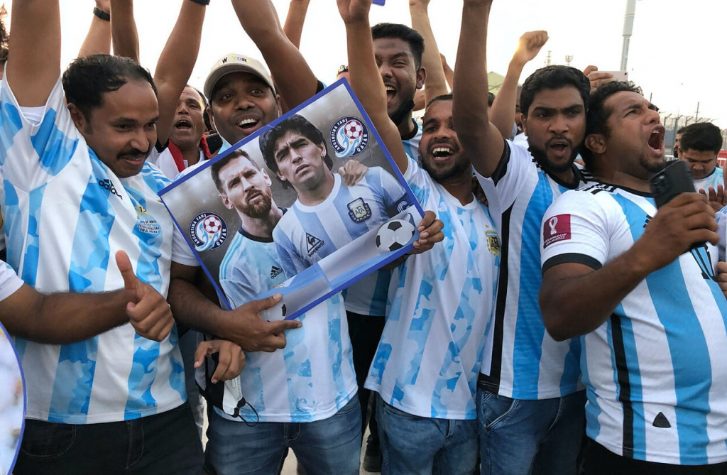 Chưa đá World Cup 2022, Messi đã gây bão ở Qatar