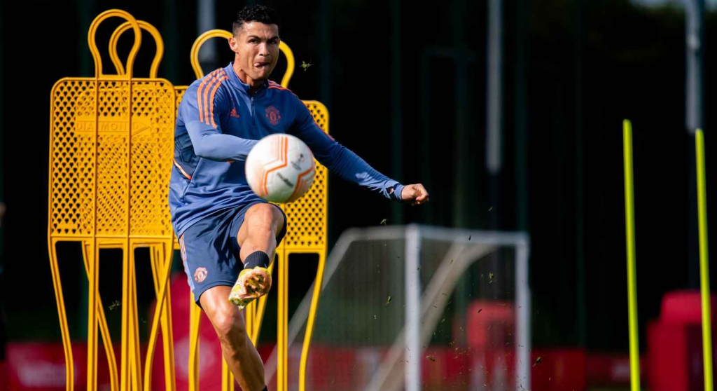 Chùm ảnh: Ronaldo và dàn sao MU tràn đầy hưng phấn, tự tin nghênh chiến Sociedad