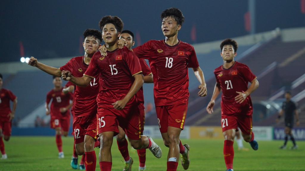 Dàn sao trẻ SLNA tỏa sáng trong thắng lợi đậm đà của U17 Việt Nam