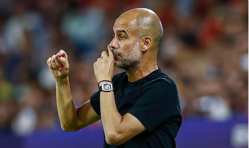 Guardiola cảnh báo học trò vì cố chuyền bóng cho Haaland