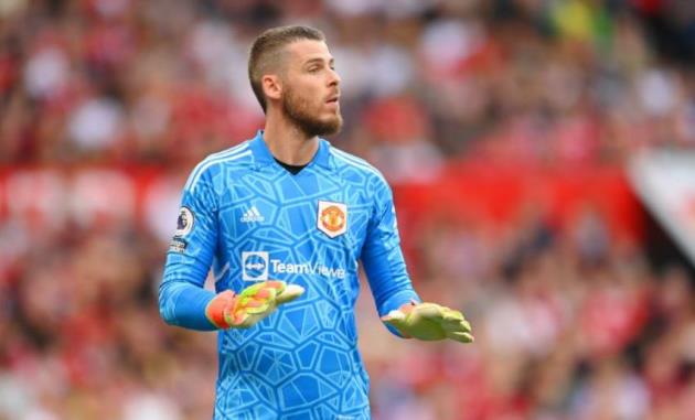 Henderson chỉ trích MU, De Gea phản ứng thế nào?