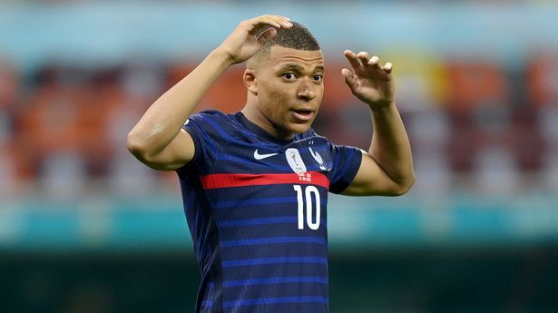 Vừa mang tiếng xấu ở PSG, Mbappe lại nổi loạn ở ĐT Pháp