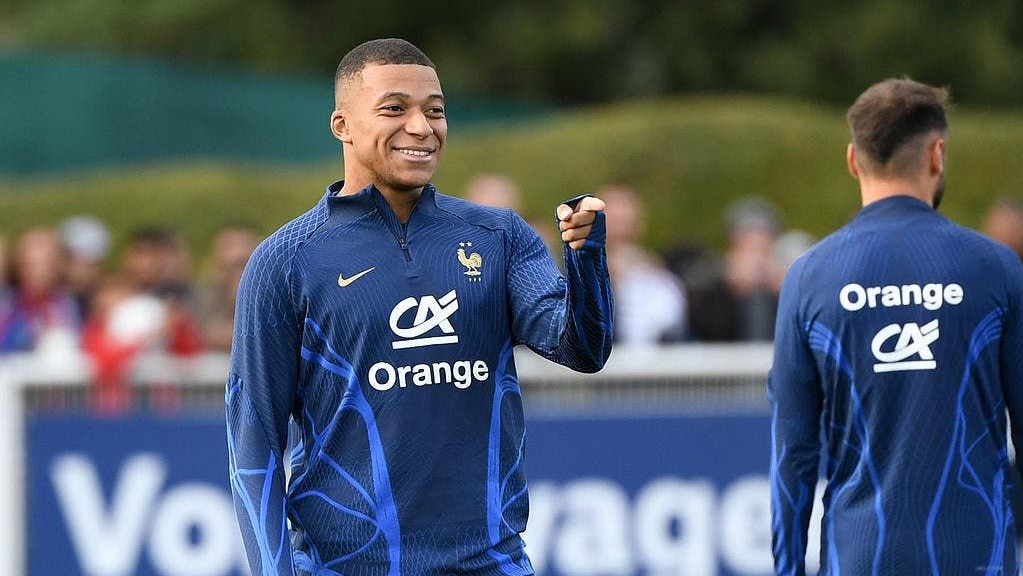 Mbappe nổi loạn ở tuyển Pháp: Liên đoàn bóng đá nhún nhường, nhà tài trợ xin lỗi