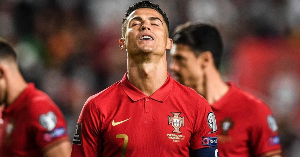 Ronaldo dự bị ở MU, cơ hội đá World Cup 2022 sẽ ra sao?