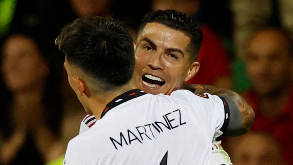 Ronaldo thiết lập tình bạn thân thiết với Martinez