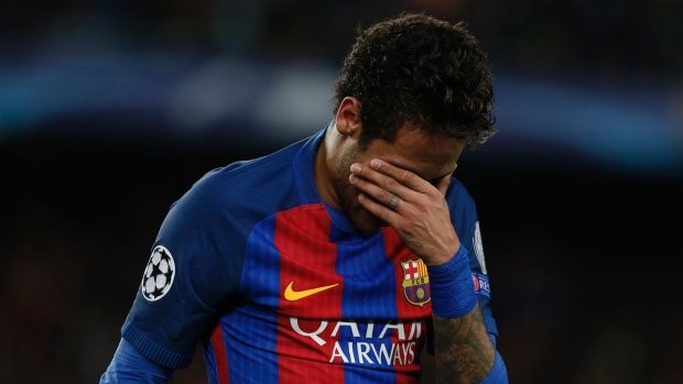 Neymar bị rò rỉ thông tin, tiết lộ từng khóc “cạn cả nước mắt” trước khi rời Barcelona