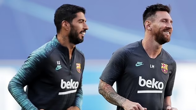  Suarez ra mặt bảo vệ Messi về những yêu sách với Barcelona