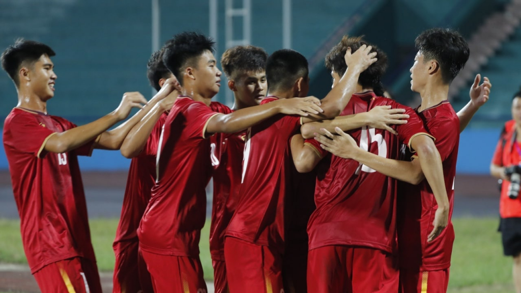 U17 Việt Nam vượt lên trên Thái Lan sau trận thắng đậm Đài Bắc Trung Hoa