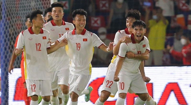 VIDEO: Đinh Xuân Tiến nã đại bác khai nòng cho U20 Việt Nam tại VL U20 châu Á