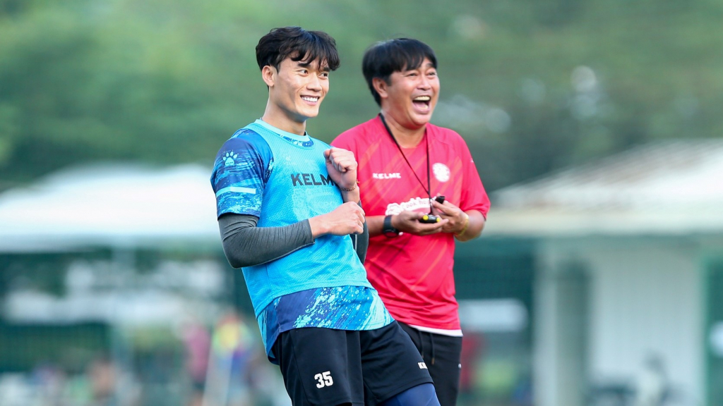 Bùi Tiến Dũng ghi điểm mạnh, sẵn sàng chiếm suất bắt chính ở V.League 2022