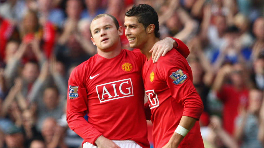 'Ngó lơ' Ronaldo và Rooney, Evra chọn Giggs là người xuất sắc nhất
