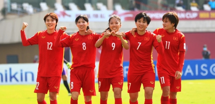 Đánh bại Thái Lan, nữ Việt Nam tiến gần cơ hội tham dự World Cup