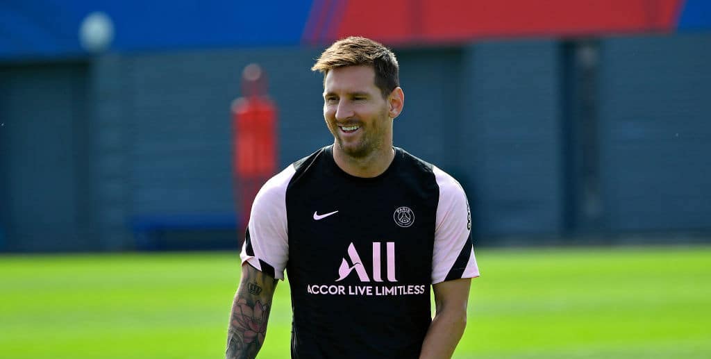 Nhân viên PSG nói lời thật lòng về Messi, ví von với cựu tiền vệ MU