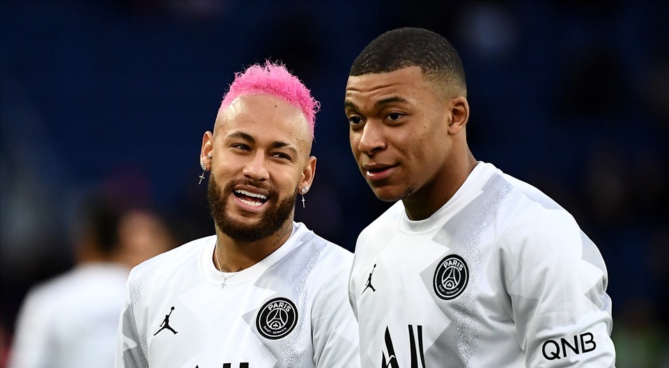 PSG chia nửa vui buồn về tình hình của Neymar, Mbappe