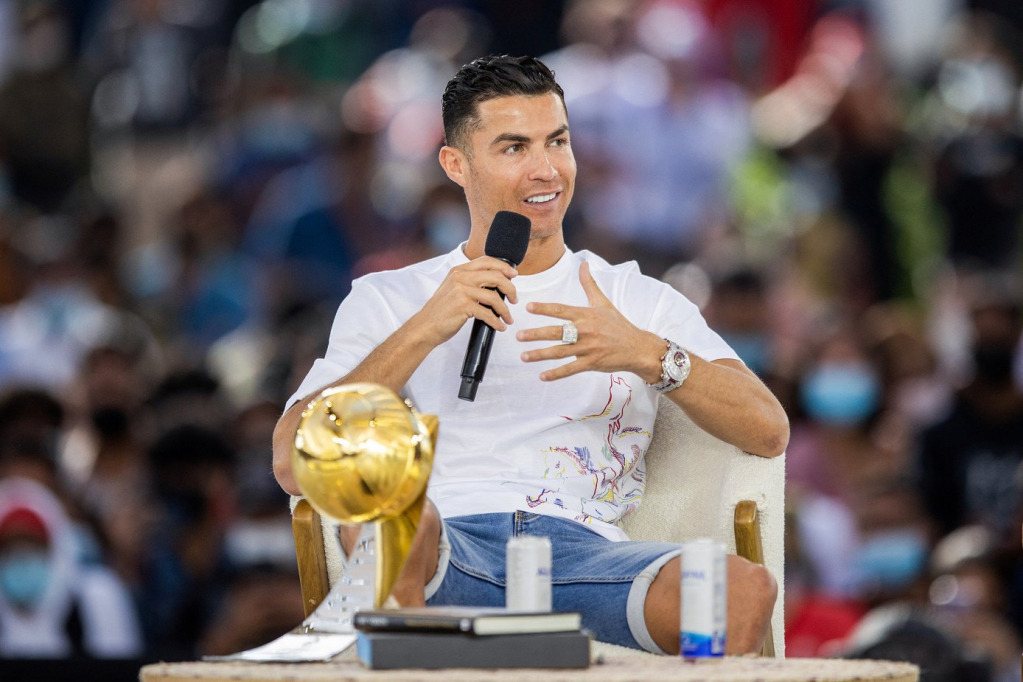 Ronaldo nhận giải Vua phá lưới mọi thời đại