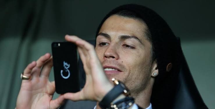 Ronaldo tạo ra “thành tích” khiến tất cả ngả mũ 