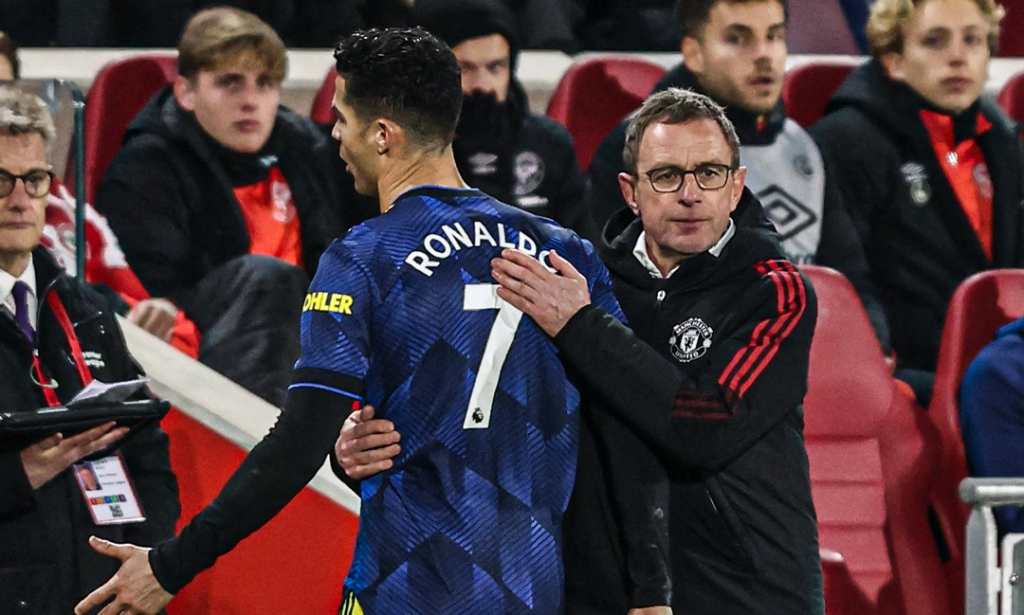 Toàn cảnh vụ Ronaldo vùng vằng với Rangnick