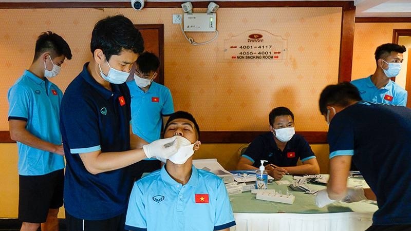 U23 Việt Nam tự xét nghiệm vì ngại dịch Covid-19