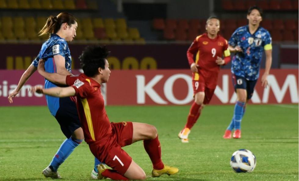 Thi đấu lăn xả, nữ Việt Nam tránh được trận thua quá đậm trước Nhật Bản