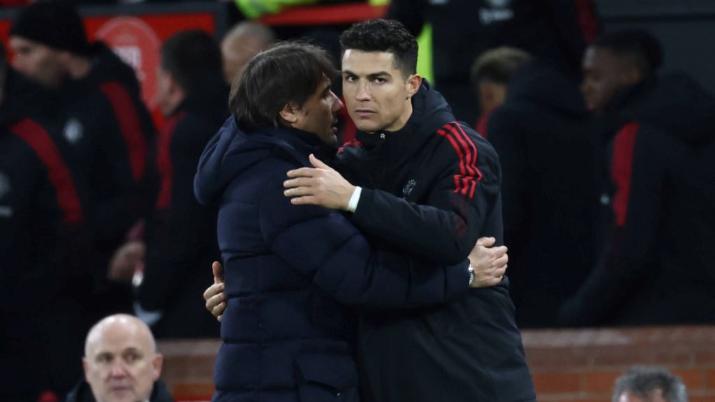 Conte bất ngờ “cầu xin” Ronaldo trước đại chiến MU - Tottenham