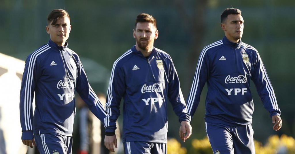 Dính chấn thương, đồng đội Messi ở tuyển Argentina nguy cơ lỡ World Cup 2022