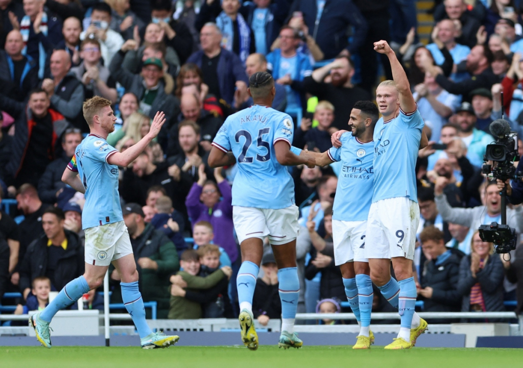 Vượt ải Brighton, Man City phả hơi nóng vào ngôi đầu của Arsenal