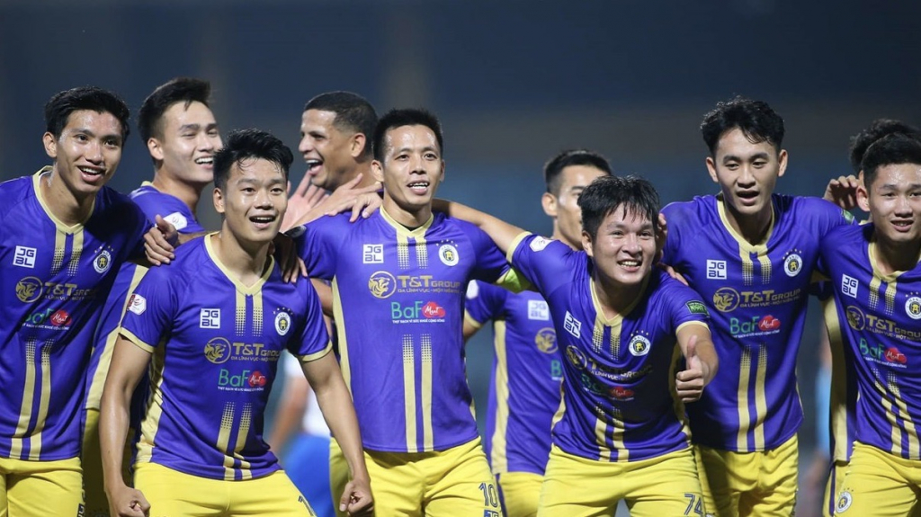Hà Nội FC vùi dập Nam Định, rộng cửa vô địch V.League