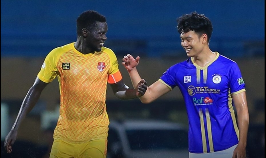 Trận Hải Phòng - Hà Nội FC bất ngờ đổi giờ, chọn trọng tài dính “phốt” nặng châu Á