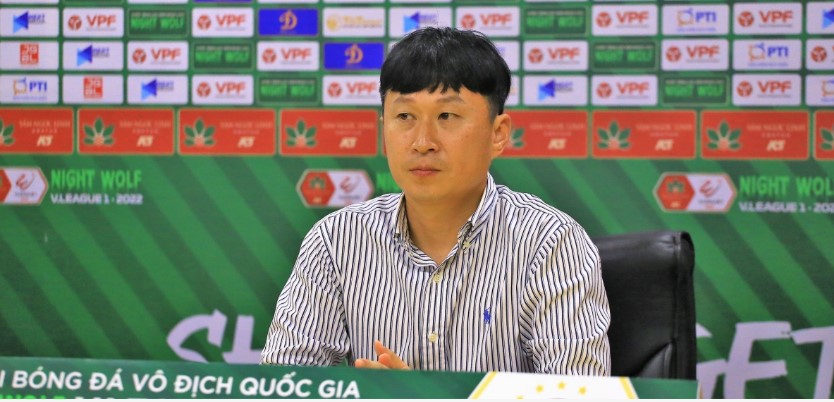 HLV Hà Nội FC khen Hùng Dũng, Văn Quyết chuyên nghiệp nhất đội