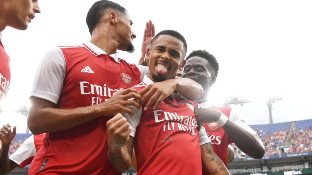 Huyền thoại MU đi ngược dư luận, chỉ tên cầu thủ quan trọng nhất Arsenal