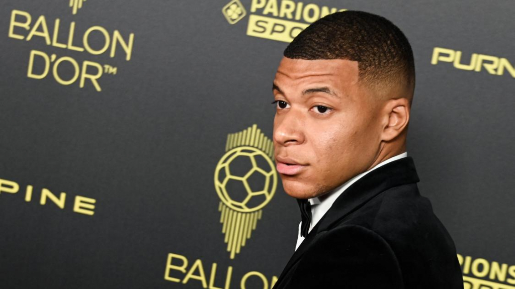 Mbappe nhận liền 2 cú sốc ở Lễ trao giải Quả bóng Vàng 2022