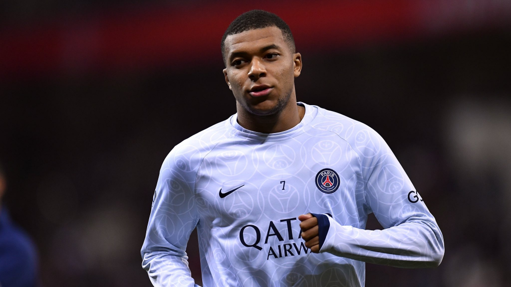 NÓNG: Kylian Mbappe muốn rời PSG càng sớm càng tốt