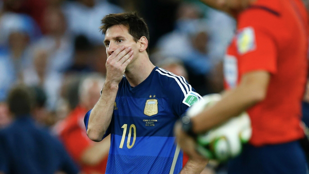 Tiết lộ: Messi đau đớn, mất ngủ trong suốt một năm vì World Cup