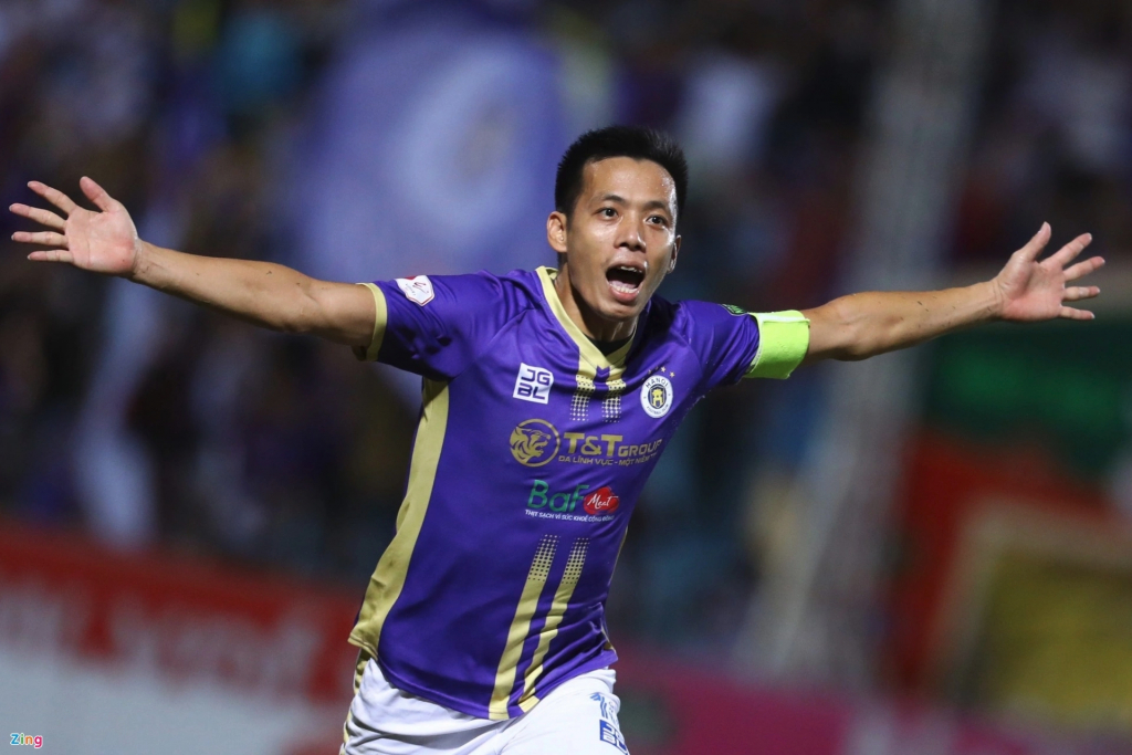 NÓNG: Văn Quyết gia hạn 3 năm với Hà Nội FC