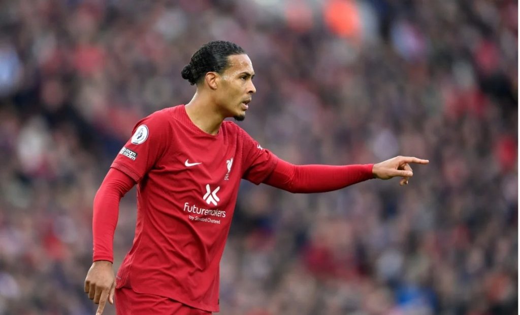 Tiểu xảo của Van Dijk cứu Liverpool khỏi bàn thua trông thấy