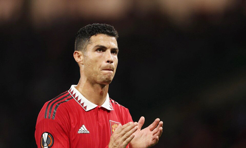 Cristiano Ronaldo: Thương hiệu bóng đá và sự “tội nghiệp” của một siêu sao