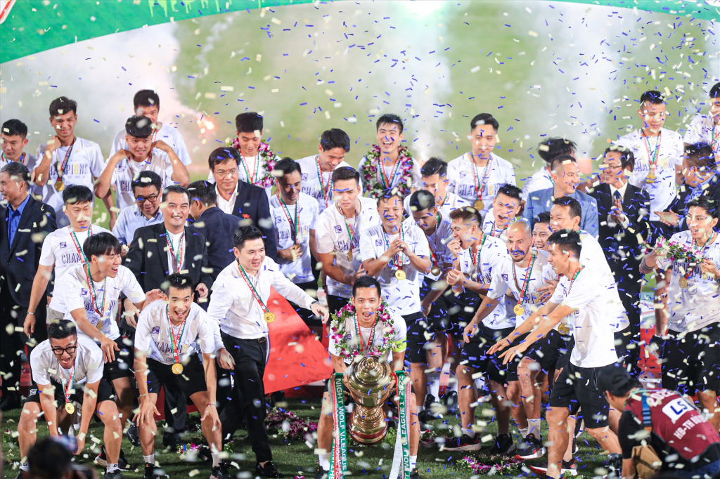 Chùm ảnh: Hà Nội FC lập kỷ lục vô tiền khoáng hậu với chức vô địch V.League 2022