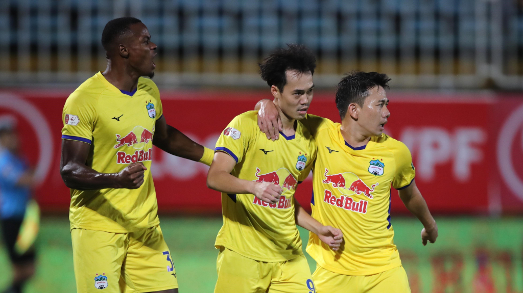 Đội hình tiêu biểu vòng 24 V.League: 2 ngôi sao HAGL được vinh danh