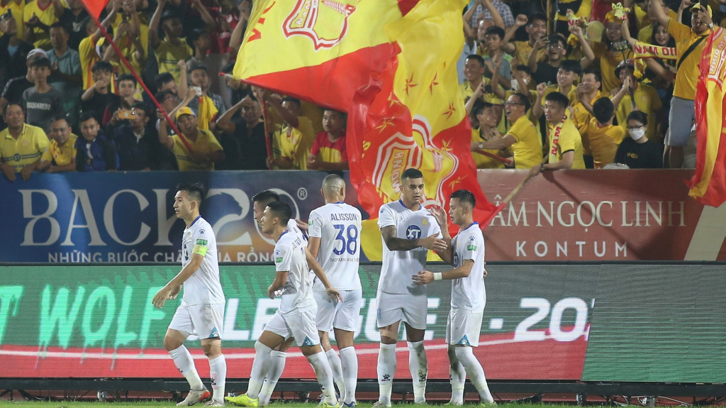 Đội hình tiêu biểu vòng 25 V.League: Vinh danh Nam Định 