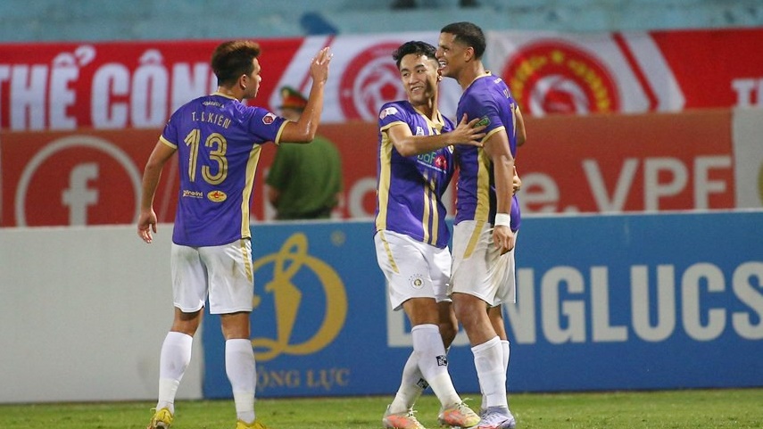 Hà Nội FC trở lại đỉnh bảng V.League, có lợi thế lớn hướng tới ngôi vô địch