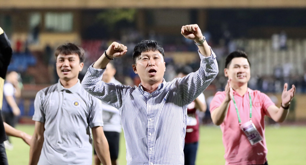 Hà Nội FC sắp vô địch V.League, HLV Chun Jae Ho tiến gần cột mốc lịch sử